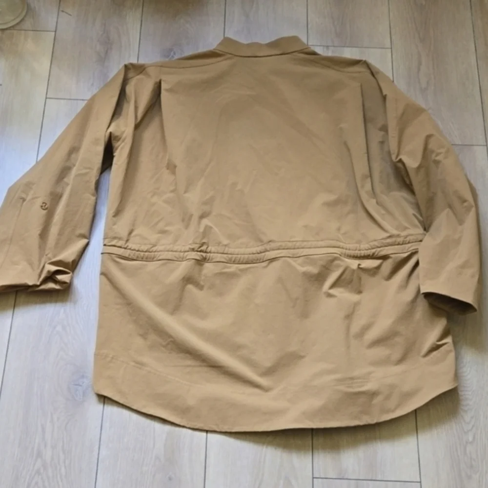 NWOT Lululemon Cinch-Waist Stretch Shirt Jacket size L - Picture 4 of 9